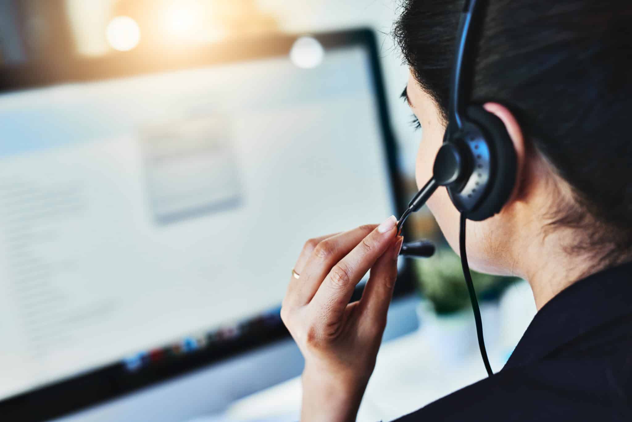 Femme au téléphone - Service Client